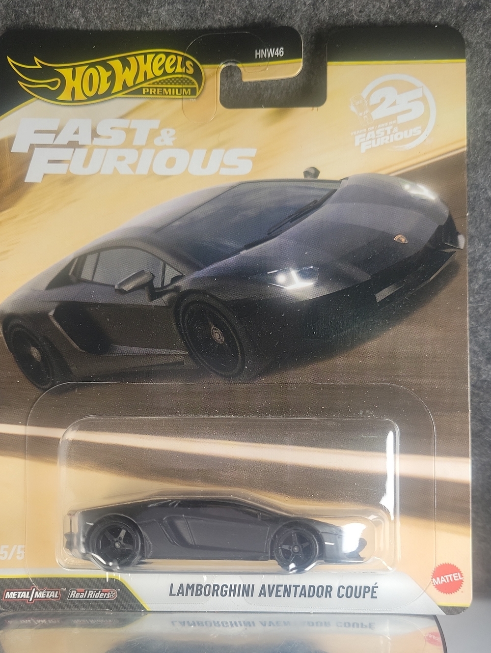 Hot Wheels Premium Lamborghini Aventador Coupé – Black
